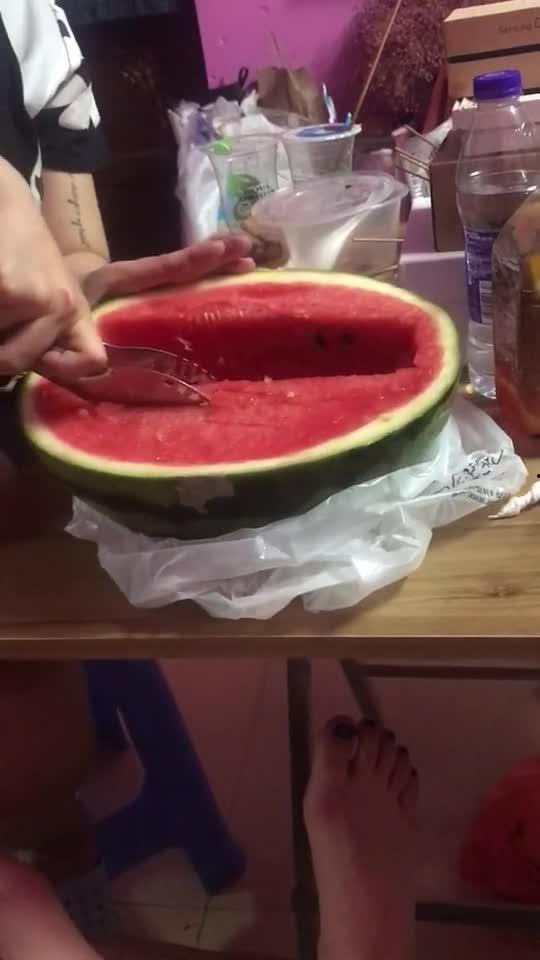 寝室吃瓜台词,那些年我们一起“瓜”过的日子