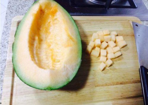 吃哈密瓜后一直不消化,揭秘消化难题背后的真相