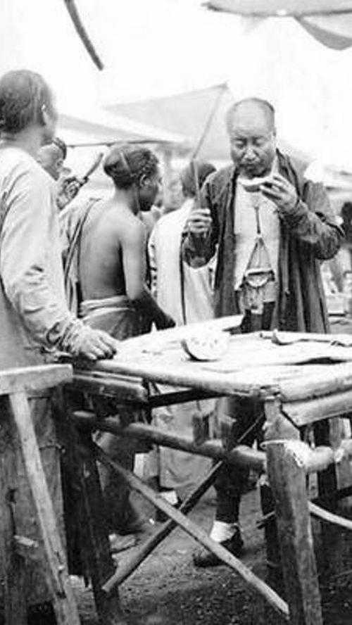 朝阳吃瓜大妈,揭秘社区生活百态